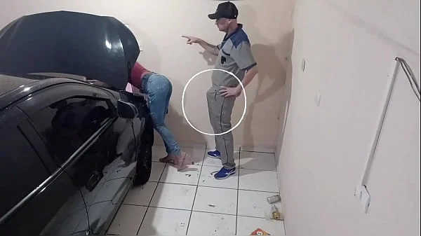 Patroa e cliente ficou com tes&atilde_o na oficina do mec&acirc_nico tarado!