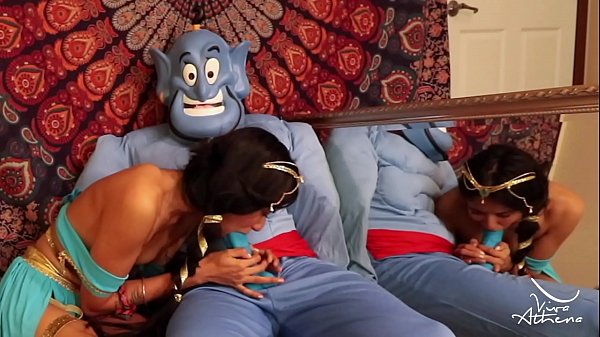 PRINCESA DE DISNEY PUTA SE FOLLA CON LÁMPARA MÁGICA