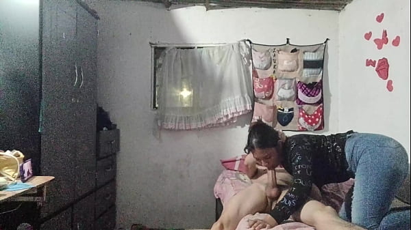 STEPMOTHER WHY DO YOU START RECORDING YOUR CELL PHONE?? - calm down my love, just relax and let me do the penis massage that you wanted so much - porn in Spanish